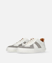 Load image into Gallery viewer, Japanese handcrafted Spingle SP 1047 White leather shoes with abrasion resistant sole and sleek silhouette