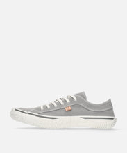 Load image into Gallery viewer, Handmade Japanese SPINGLE SP 1057 Gray sneakers with unique knit texture and durable sole