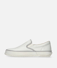Load image into Gallery viewer, Japanese handcrafted Spingle SP 1059 White leather shoes with abrasion resistant sole and sleek silhouette