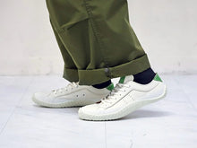 Load image into Gallery viewer, Japanese handcrafted Spingle SP 107IL White Green leather shoes with abrasion resistant sole and sleek silhouette