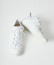 Load image into Gallery viewer, Handmade Japanese SPINGLE SP 1503 White sneakers with unique knit texture and durable sole