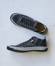 Load image into Gallery viewer, Handmade Japanese SPINGLE SP 442 Black sneakers featuring premium leather and modern design