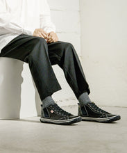 Load image into Gallery viewer, Handmade Japanese SPINGLE SP 442 Black sneakers featuring premium leather and modern design