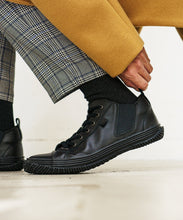 Load image into Gallery viewer, Handmade Japanese SPINGLE SP 442 Black Black sneakers featuring premium leather and modern design