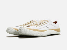 Load image into Gallery viewer, Japanese handcrafted Spingle Move SPM 101 Cow Leather Sneakers with abrasion resistant sole and sleek silhouette