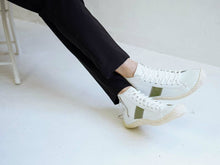 Load image into Gallery viewer, SPINGLE MOVE SPM-443 White/Green
