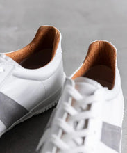 Load image into Gallery viewer, Japanese handcrafted Spingle SP 1047 White leather shoes with abrasion resistant sole and sleek silhouette
