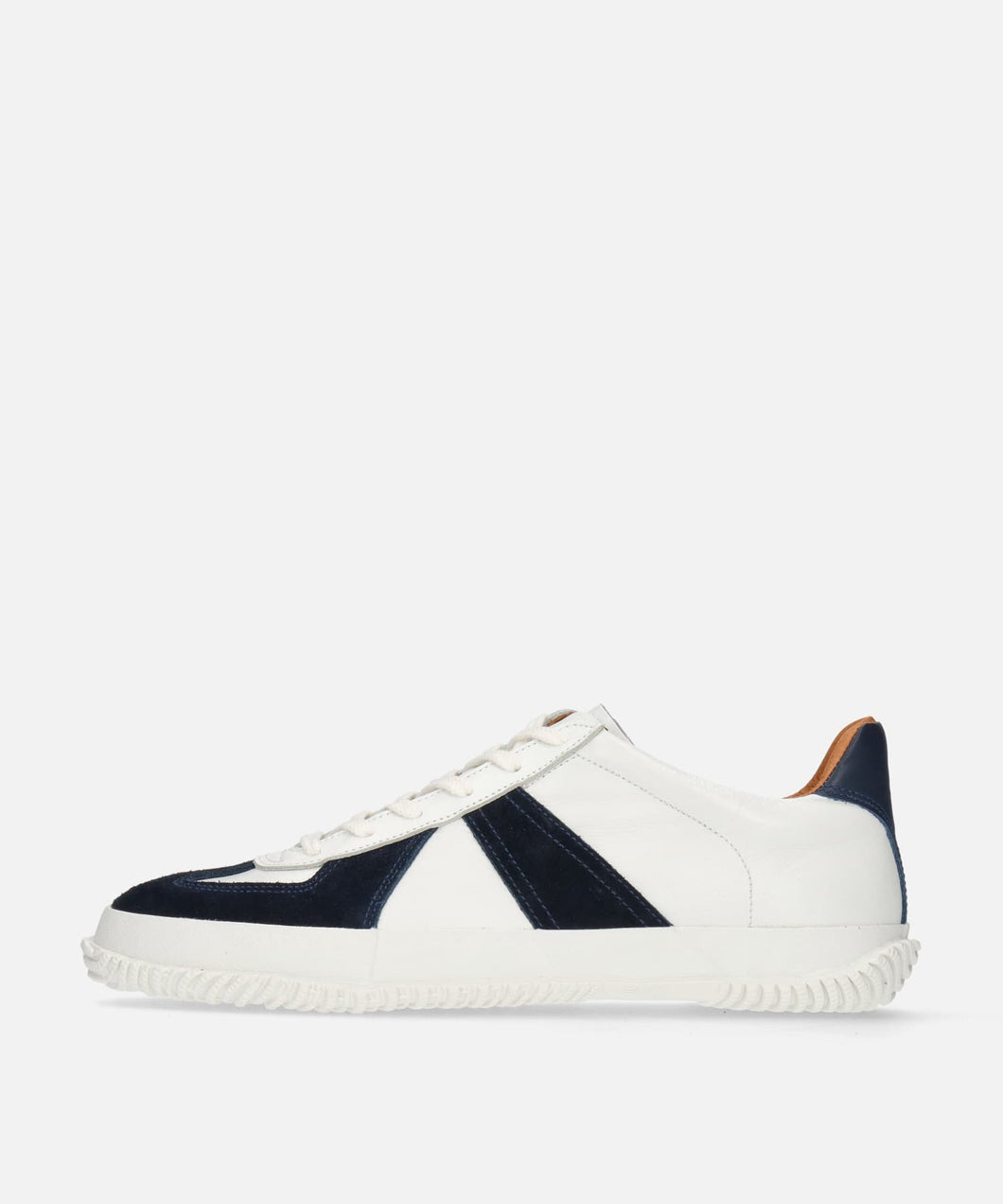 Japanese handcrafted Spingle SP 1047 White Navy leather shoes with abrasion resistant sole and sleek silhouette