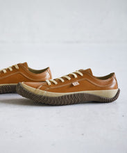 Load image into Gallery viewer, Japanese handcrafted Spingle SP 110 Light Brown leather shoes with abrasion resistant sole and sleek silhouette
