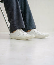 Load image into Gallery viewer, Japanese handcrafted Spingle SP 110 White kangaroo leather shoes with abrasion resistant sole and sleek silhouette
