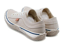 Load image into Gallery viewer, Japanese handcrafted Spingle SP 141 Light Gray kangaroo leather shoes with abrasion resistant sole and sleek silhouette
