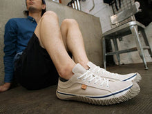 Load image into Gallery viewer, Japanese handcrafted Spingle SP 141 Light Gray kangaroo leather shoes with abrasion resistant sole and sleek silhouette
