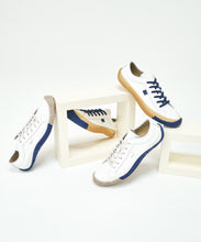 Load image into Gallery viewer, Handmade Japanese SPINGLE SP 187 White Navy sneakers featuring unique two tone rubber sole
