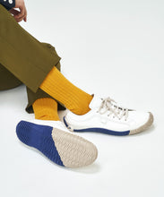 Load image into Gallery viewer, Handmade Japanese SPINGLE SP 187 White Navy sneakers featuring unique two tone rubber sole
