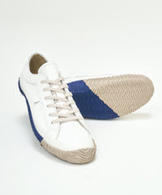 Load image into Gallery viewer, Handmade Japanese SPINGLE SP 187 White Navy sneakers featuring unique two tone rubber sole
