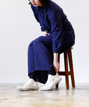 Load image into Gallery viewer, Handmade Japanese SPINGLE SP 442 Ivory sneakers featuring premium leather and modern design
