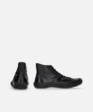 Load image into Gallery viewer, Handmade Japanese SPINGLE SP 443 Black sneakers featuring premium leather and modern design

