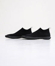 Load image into Gallery viewer, Handmade Japanese SPINGLE SP 528 Black Gray sneakers featuring premium leather and unique sole design
