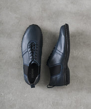 Load image into Gallery viewer, Handmade Japanese SPINGLE SP 6155 Navy sneakers featuring premium leather and modern design
