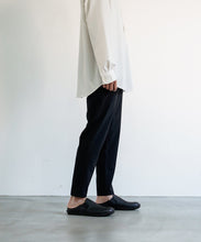 Load image into Gallery viewer, Handmade Japanese SPINGLE SP 725 Black sneakers featuring premium leather and modern design
