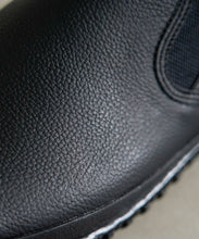 Load image into Gallery viewer, Handmade Japanese SPINGLE SP 725 Black sneakers featuring premium leather and modern design
