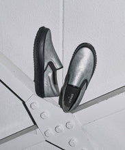 Load image into Gallery viewer, SP-1059 Gunmetal - Spingle Move Manila
