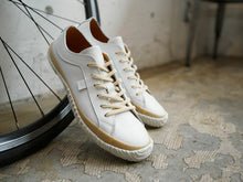 Load image into Gallery viewer, Japanese handcrafted Spingle Move SPM 101 Cow Leather Sneakers with abrasion resistant sole and sleek silhouette
